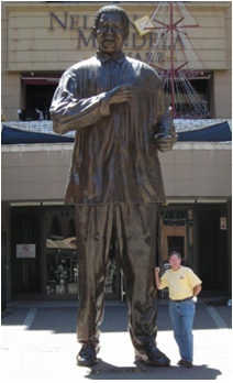 nelsonmandellastatue